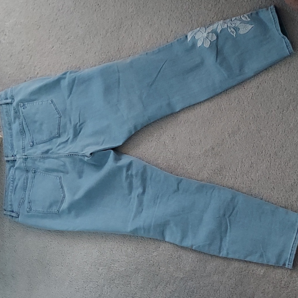 Martha Stewart Jeans - Picture 8 of 10